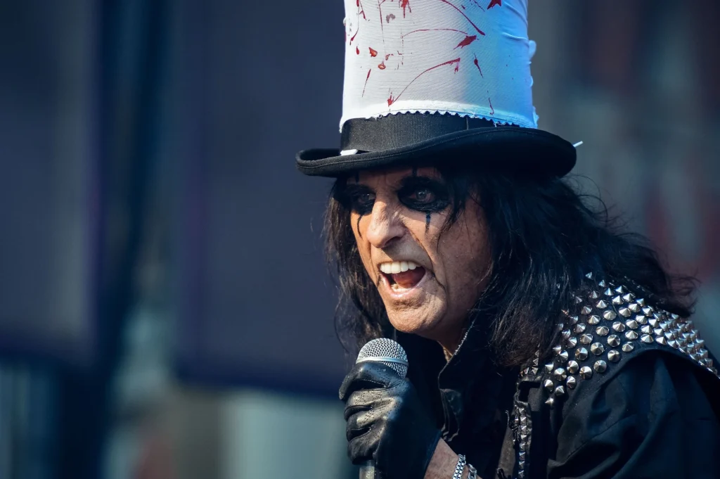 Alice Cooper's net worth in 2025 revealed—detailed breakdown of his earnings, career, real estate, and business ventures.